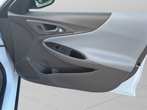 Used 2023 Chevrolet Malibu LS FWD image 9