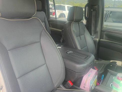 Used 2023 Chevrolet Suburban Premier AWD/4WD image 37