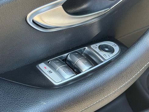 Used 2022 Mercedes-Benz E 350 4MATIC Sedan image 23