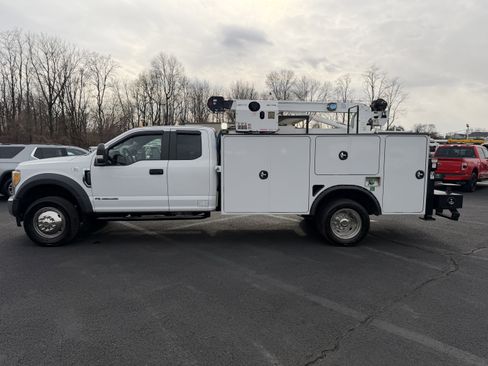 Used 2017 Ford F550 image 8