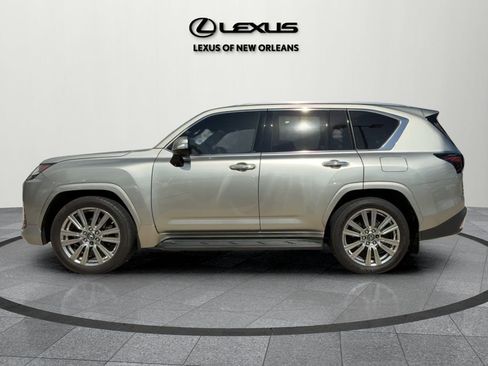 Used 2023 Lexus LX 600 4WD w/ Ultra Luxury Package image 4