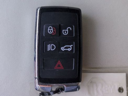 Used 2019 Land Rover Range Rover HSE image 30