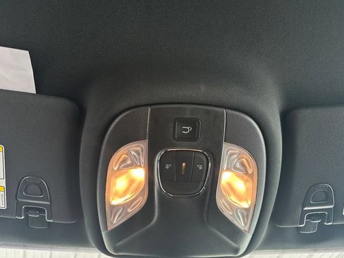 Used 2025 Jeep Compass Latitude w/ Convenience Group AWD/4WD image 26