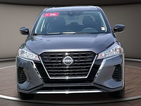 Certified 2025 Nissan Kicks Play S FWD image 3