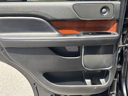 Used 2019 Lincoln Navigator Select w/ Cargo Package RWD image 24