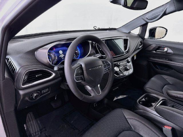 New 2027 Chrysler Pacifica Select AWD/4WD image 9