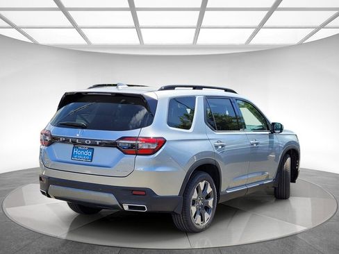 New 2026 Honda Pilot Elite image 3