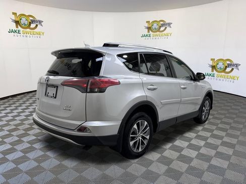 Used 2016 Toyota RAV4 XLE AWD/4WD image 10