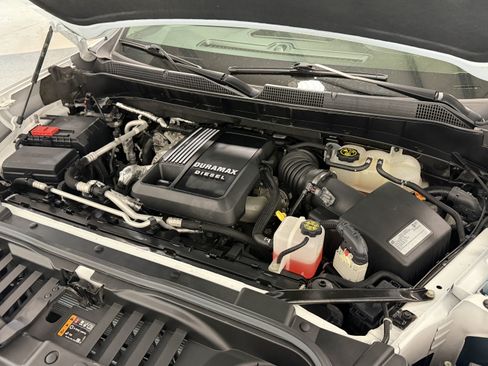Used 2021 Chevrolet Silverado 1500 RST w/ Convenience Package II AWD/4WD image 29