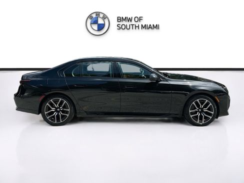 Certified 2024 BMW 740i RWD image 8
