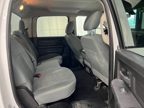 Used 2019 RAM 1500 Express w/ Express Value Package AWD/4WD image 10