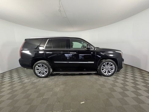 Used 2017 Cadillac Escalade Premium Luxury image 2