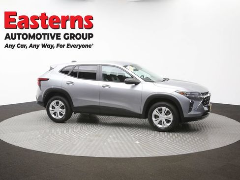 Used 2024 Chevrolet Trax LS w/ Driver Confidence Package FWD image 41