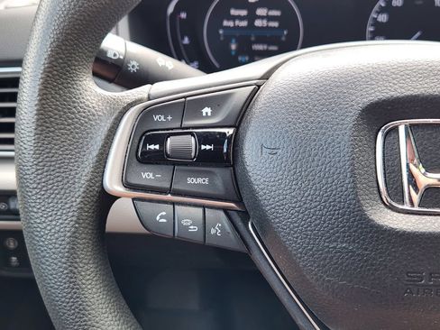 Used 2018 Honda Accord LX image 17