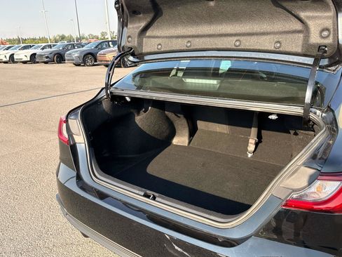 Used 2026 Toyota Camry SE FWD image 15