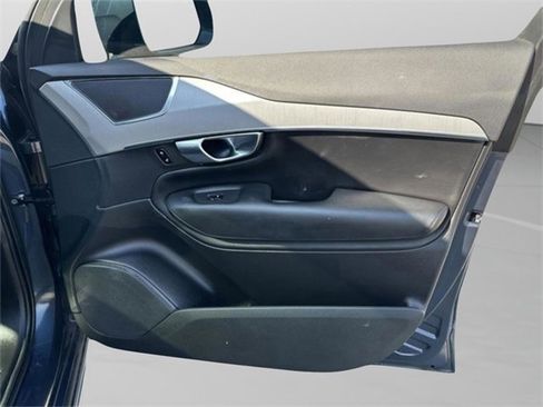 Used 2023 Volvo XC90 B5 Core image 13