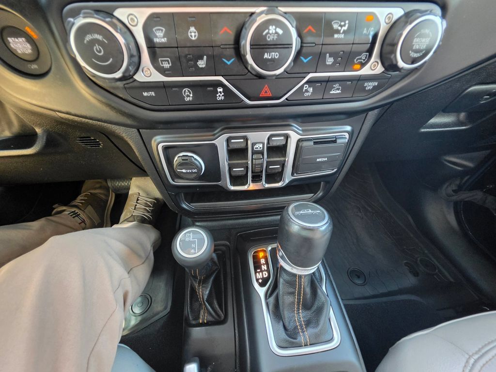 Used 2023 Jeep Gladiator Overland AWD/4WD image 24