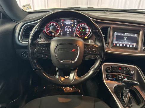 Used 2022 Dodge Challenger GT AWD/4WD image 16