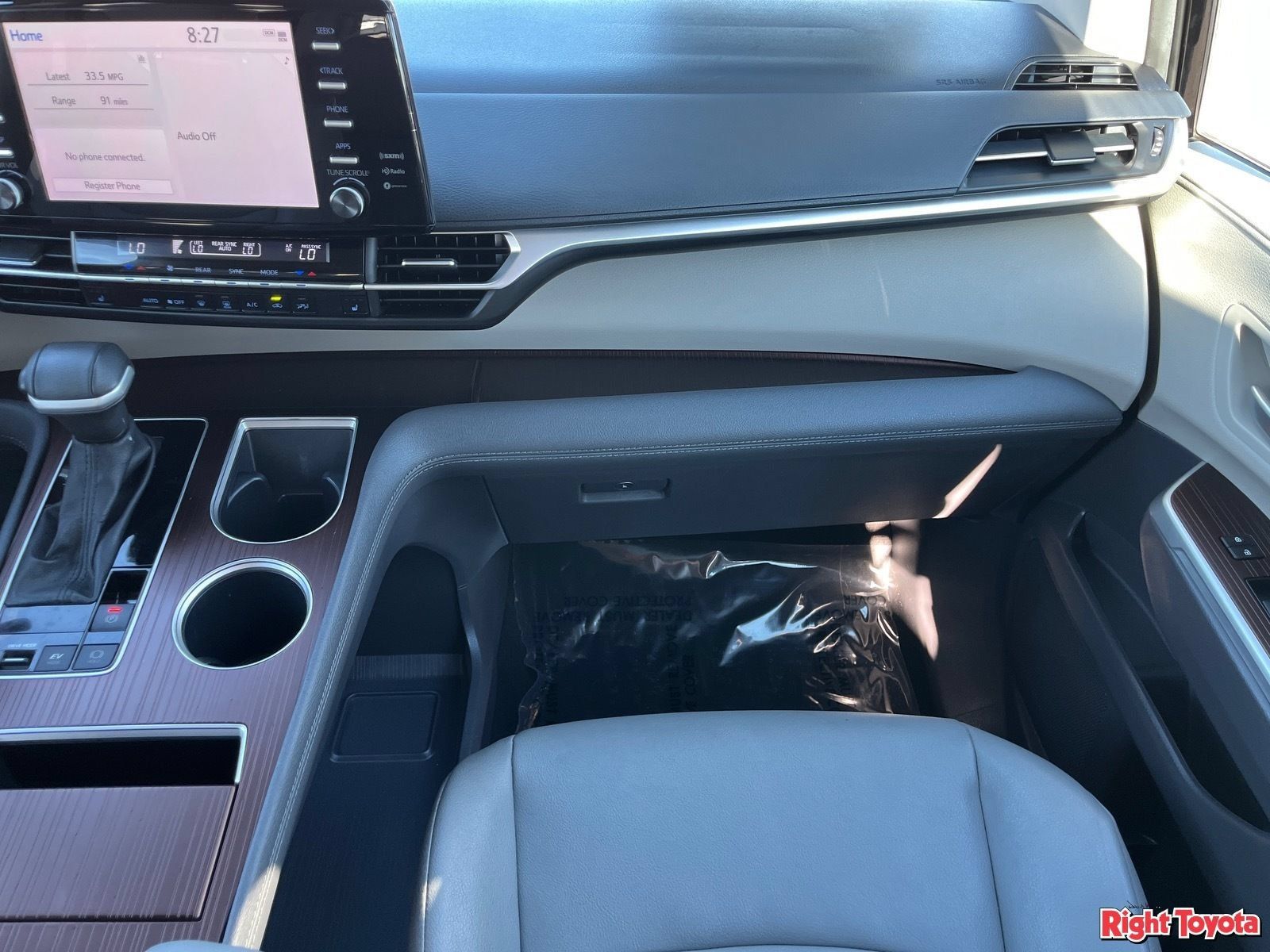 Certified 2024 Toyota Sienna XLE FWD image 19