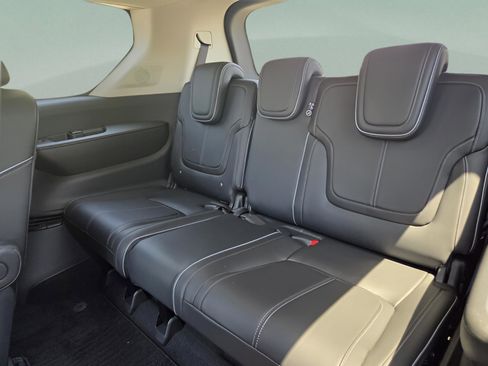 Used 2025 INFINITI QX80 Sensory AWD/4WD image 9