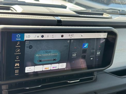 Used 2024 Jeep Wrangler Sahara image 28