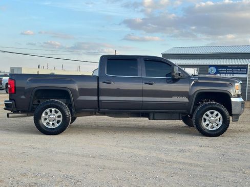 Used 2015 GMC Sierra 2500 SLE w/ Suspension Package, Off-Road image 6