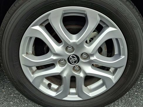 Used 2017 Toyota Yaris iA FWD image 10