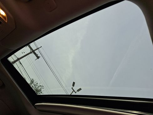 Used 2021 Toyota Highlander XLE image 21