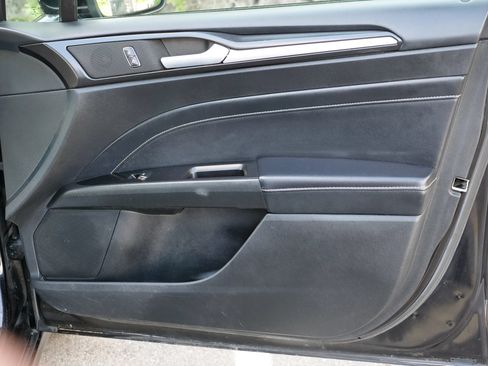 Used 2019 Ford Fusion Titanium AWD/4WD image 22
