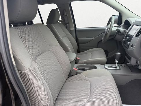 Used 2020 Nissan Frontier SV w/ Midnight Edition Floor Mats image 15