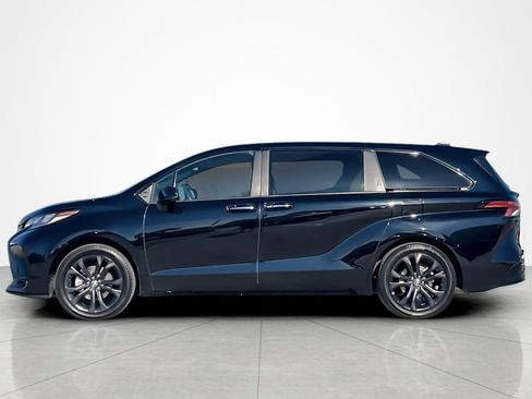 Used 2025 Toyota Sienna XSE image 2