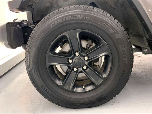 Used 2020 Jeep Wrangler Unlimited Sahara image 8