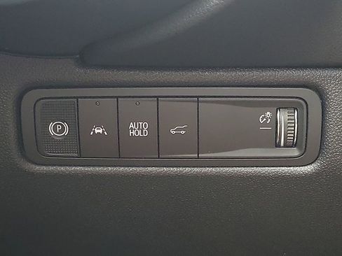 Used 2025 Chevrolet Equinox EV LT w/ Convenience Package II FWD image 16