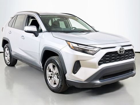 Used 2025 Toyota RAV4 XLE FWD image 3