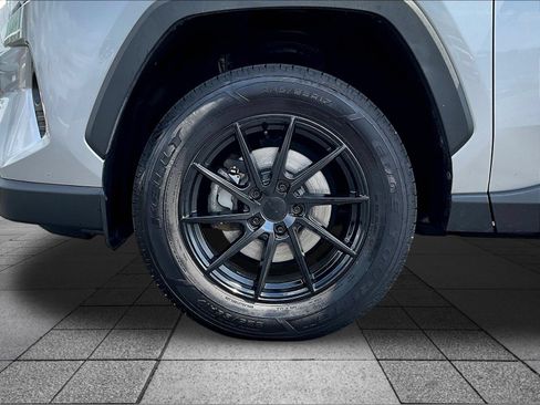 Used 2020 Toyota RAV4 XLE AWD/4WD image 36