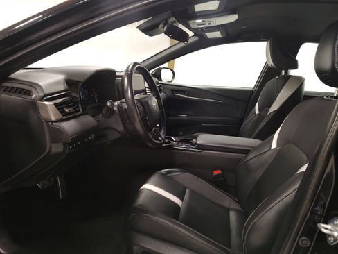 Used 2025 Toyota Camry SE FWD image 10