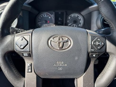 Used 2017 Toyota Tacoma TRD Off-Road AWD/4WD image 16