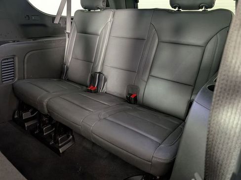 Certified 2025 Chevrolet Suburban Z71 image 29