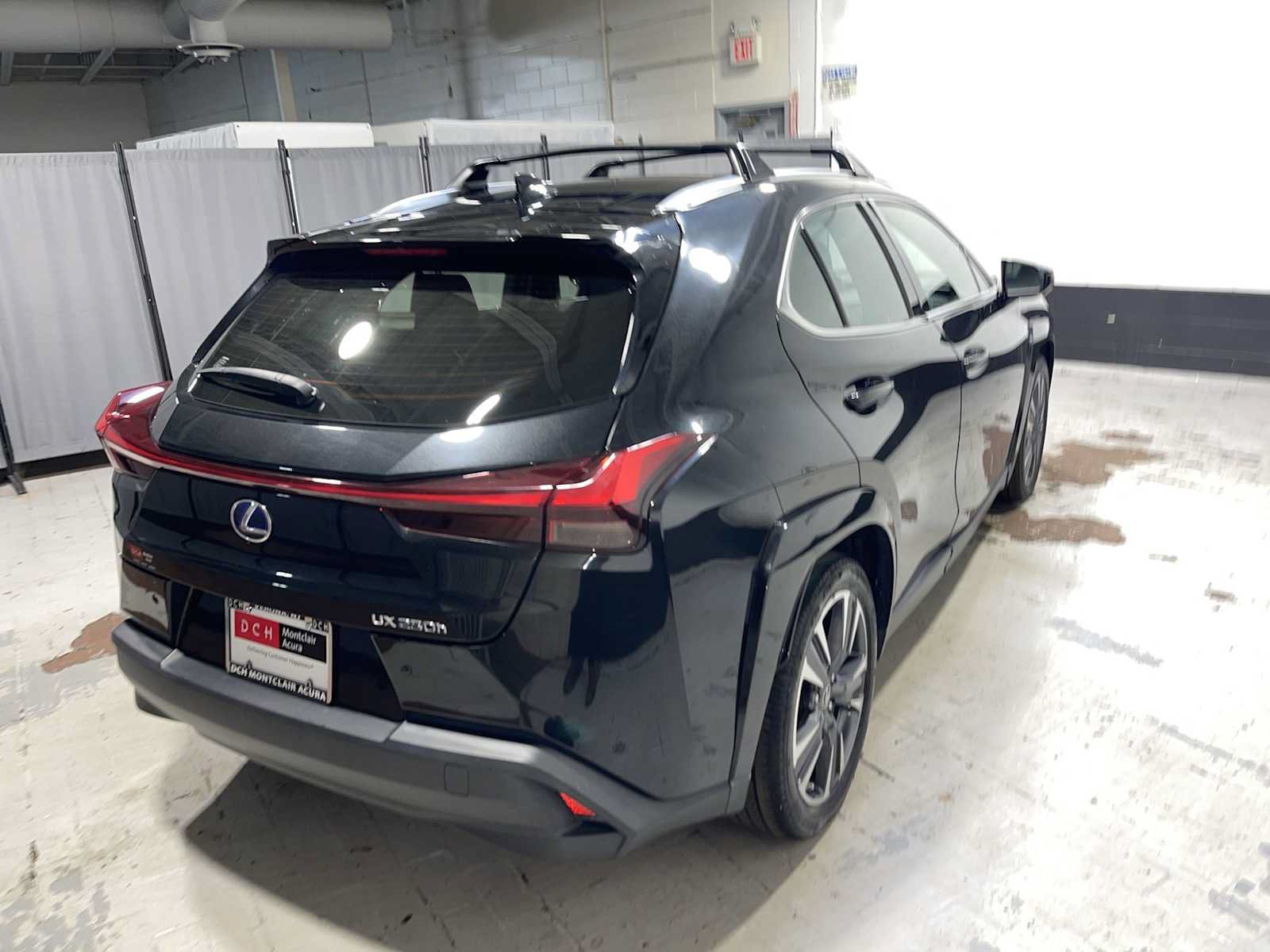 Used 2022 Lexus UX 250h w/ Premium Package AWD/4WD image 26