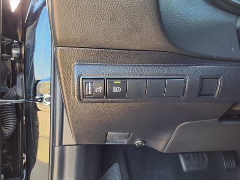 Used 2024 Toyota Corolla SE image 15