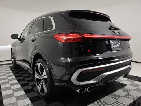 Used 2025 Audi SQ5 Prestige w/ Prestige Package AWD/4WD image 3
