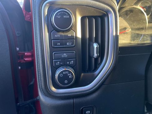 Used 2020 Chevrolet Silverado 1500 LT image 12