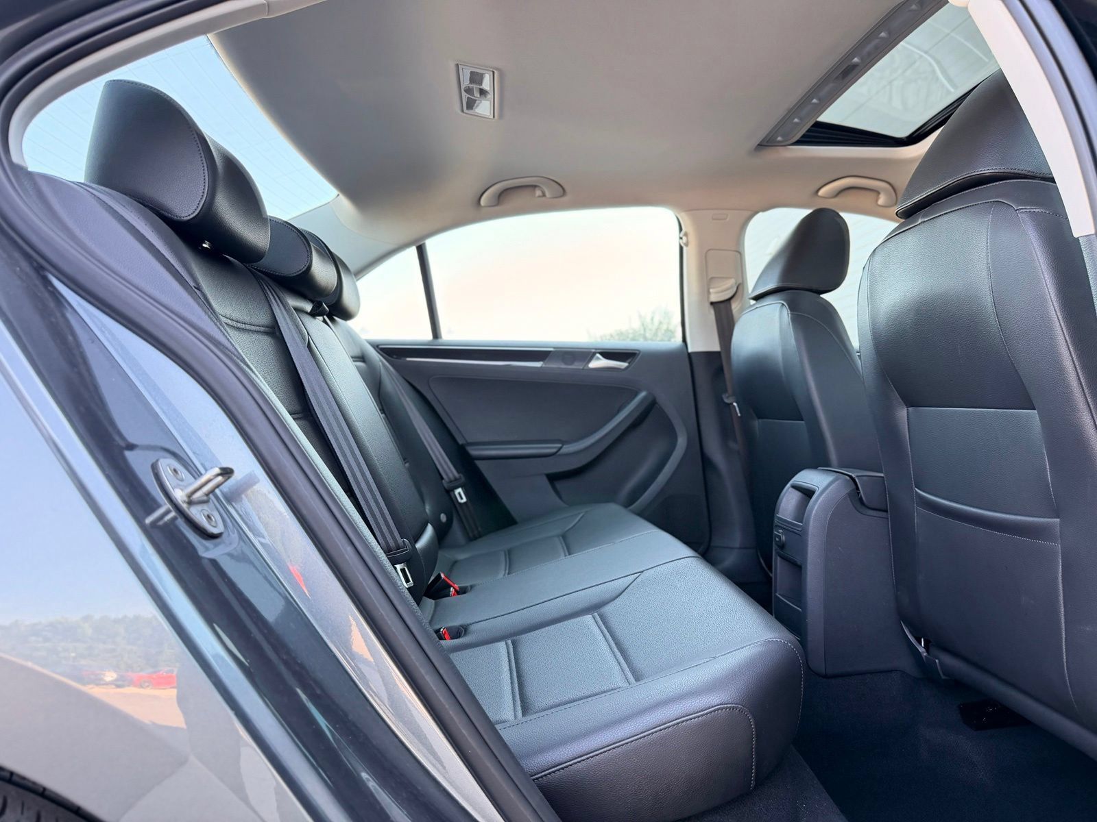 Used 2017 Volkswagen Jetta SEL Premium FWD image 22