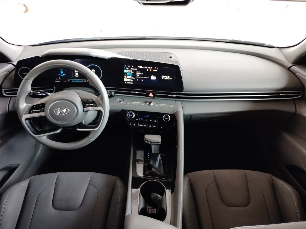 Used 2023 Hyundai Elantra SEL w/ Convenience Package FWD image 34