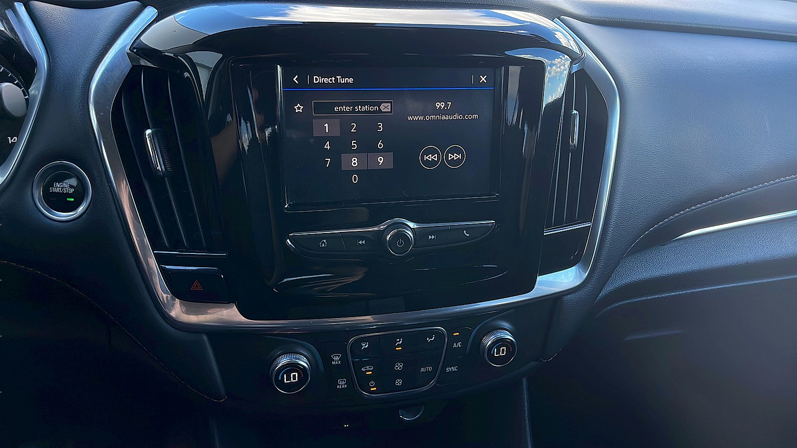 Used 2021 Chevrolet Traverse LT w/ LPO, Cargo Package AWD/4WD image 16