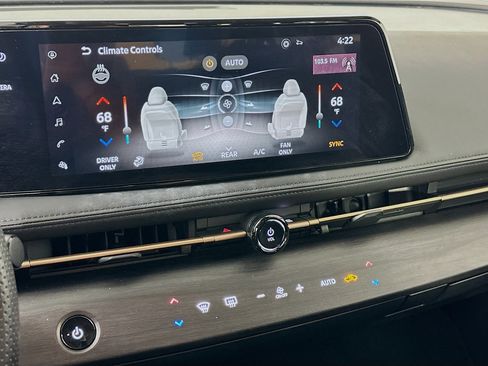 Used 2023 Nissan Ariya FWD image 24