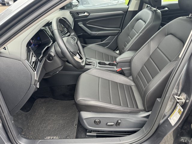 Used 2023 Volkswagen Jetta SE w/ Panoramic Sunroof Package FWD image 26