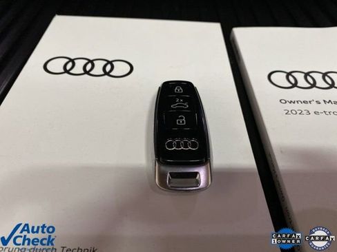 Used 2023 Audi e-tron Premium Plus w/ Premium Plus Package image 95