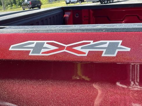 Used 2022 Chevrolet Silverado 1500 Custom w/ Safety Confidence Package AWD/4WD image 10