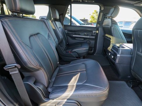 Used 2023 Ford Expedition Platinum image 25